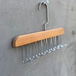 چوب لباسی و آویز شال چوب راش و فلز نظم‌دهنده شال و روسری - تصویر 6